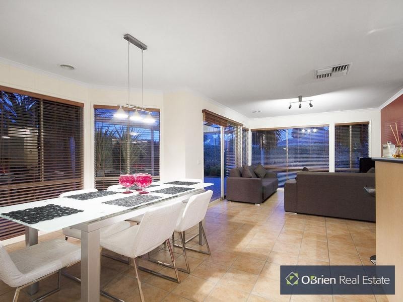 44 Sherwood Road, Narre Warren South VIC 3805