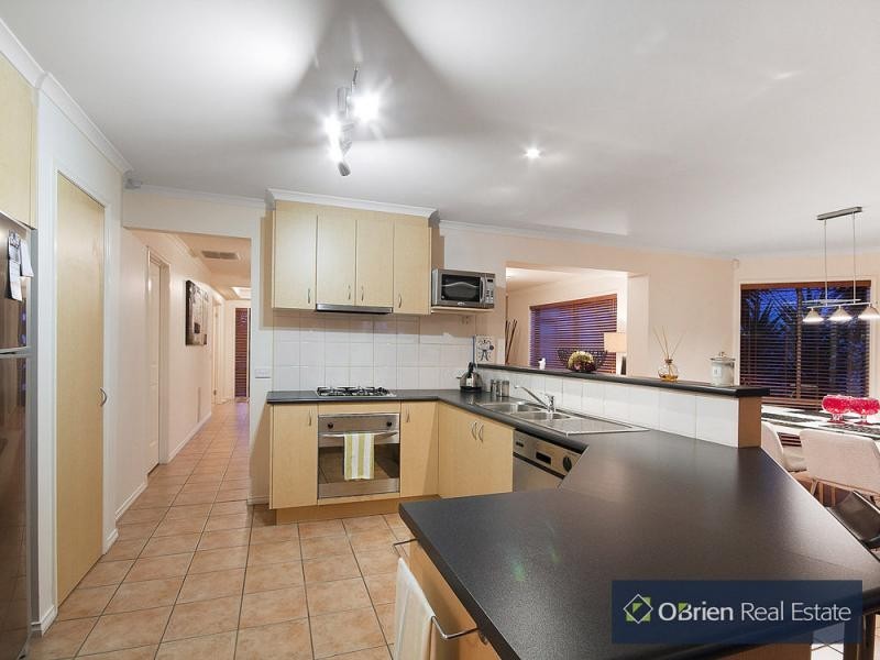 44 Sherwood Road, Narre Warren South VIC 3805