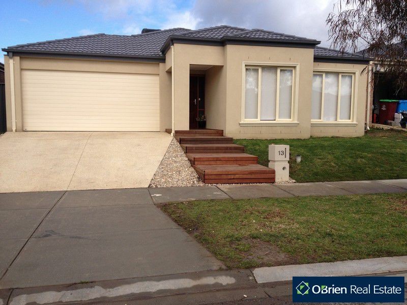 13 Willowdale Drive, Cranbourne North VIC 3977