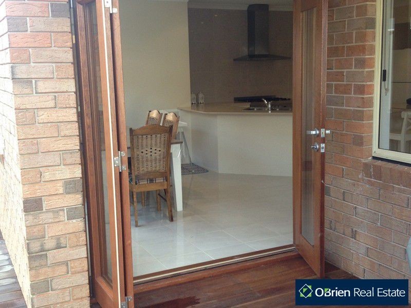 13 Willowdale Drive, Cranbourne North VIC 3977