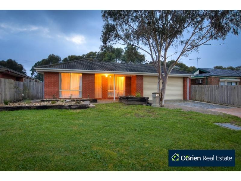 6 Meredith Close, Narre Warren South VIC 3805