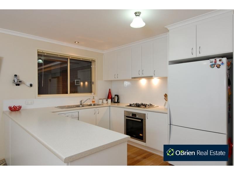 6 Meredith Close, Narre Warren South VIC 3805