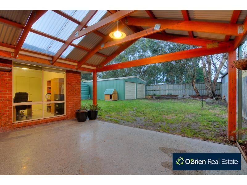 6 Meredith Close, Narre Warren South VIC 3805