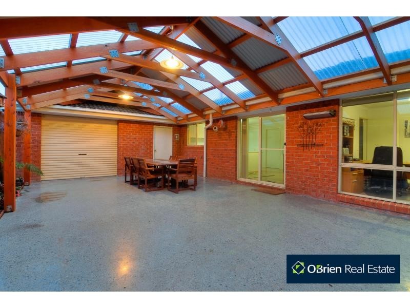 6 Meredith Close, Narre Warren South VIC 3805