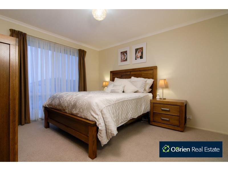 6 Meredith Close, Narre Warren South VIC 3805