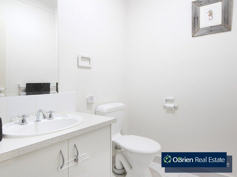 4 Chong Court, Berwick VIC 3806