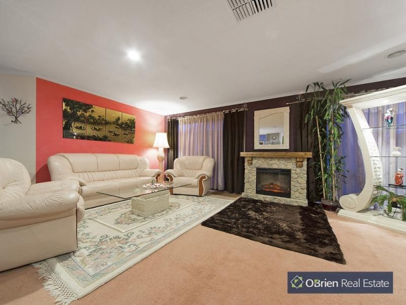 9 Chesil Court, Narre Warren South VIC 3805