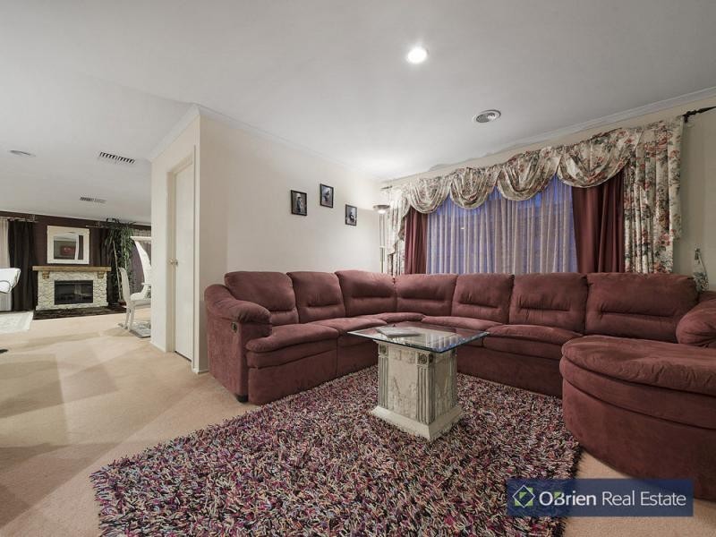 9 Chesil Court, Narre Warren South VIC 3805