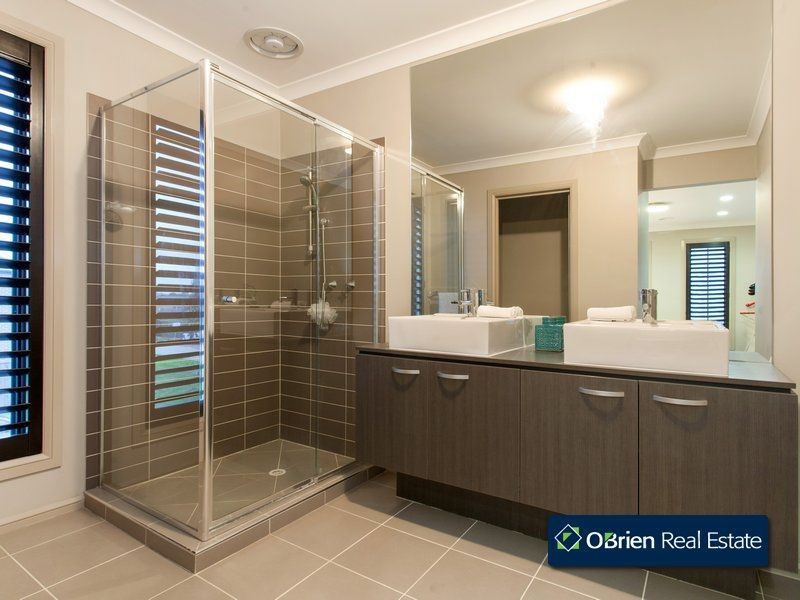 10 Limousin Court, Berwick VIC 3806