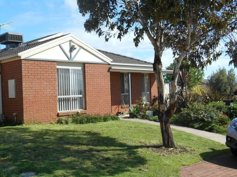 10 Howard Place, Berwick VIC 3806