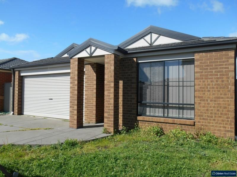 40 Tyndall Street, Cranbourne VIC 3977