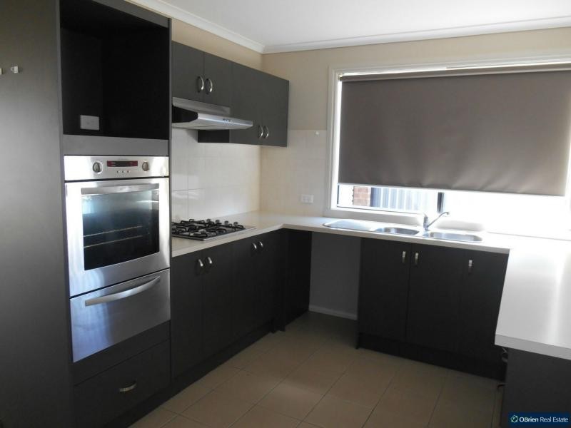 40 Tyndall Street, Cranbourne VIC 3977