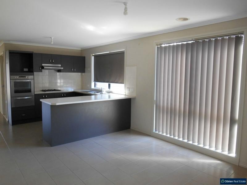 40 Tyndall Street, Cranbourne VIC 3977