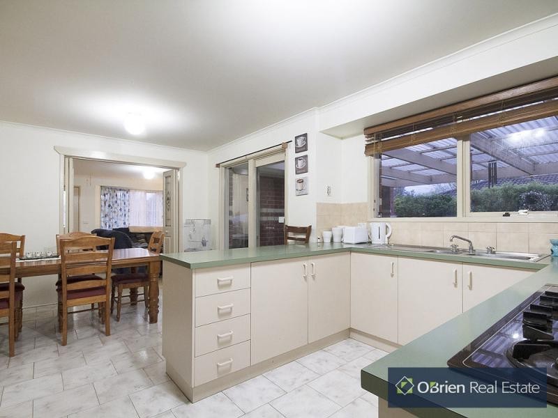 16 Raisell Road, Cranbourne West VIC 3977