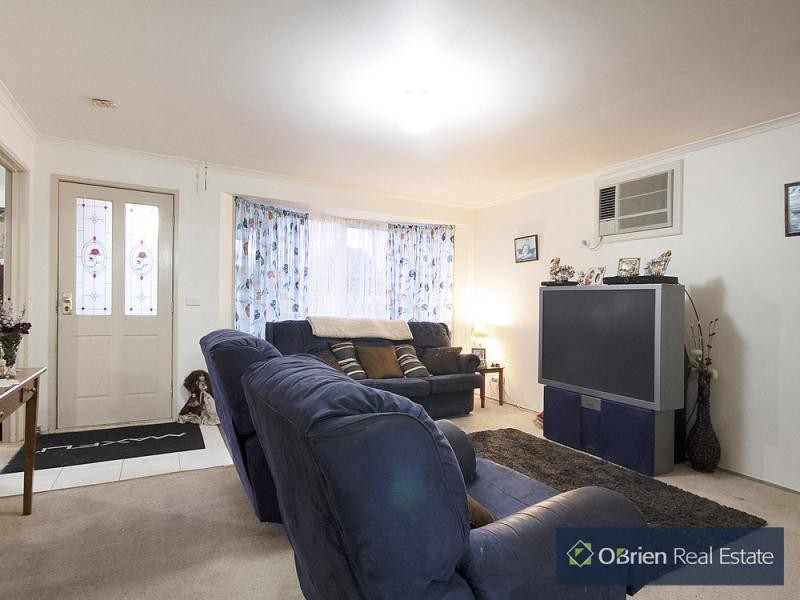 16 Raisell Road, Cranbourne West VIC 3977