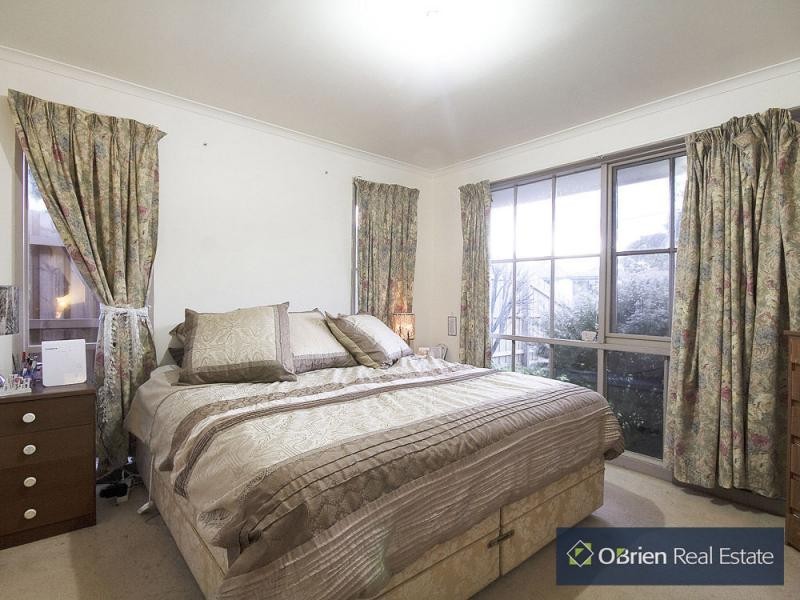 16 Raisell Road, Cranbourne West VIC 3977