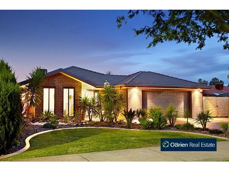 74 Robinswood Parade, Narre Warren South VIC 3805