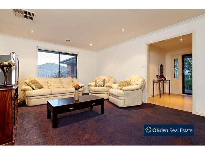 74 Robinswood Parade, Narre Warren South VIC 3805