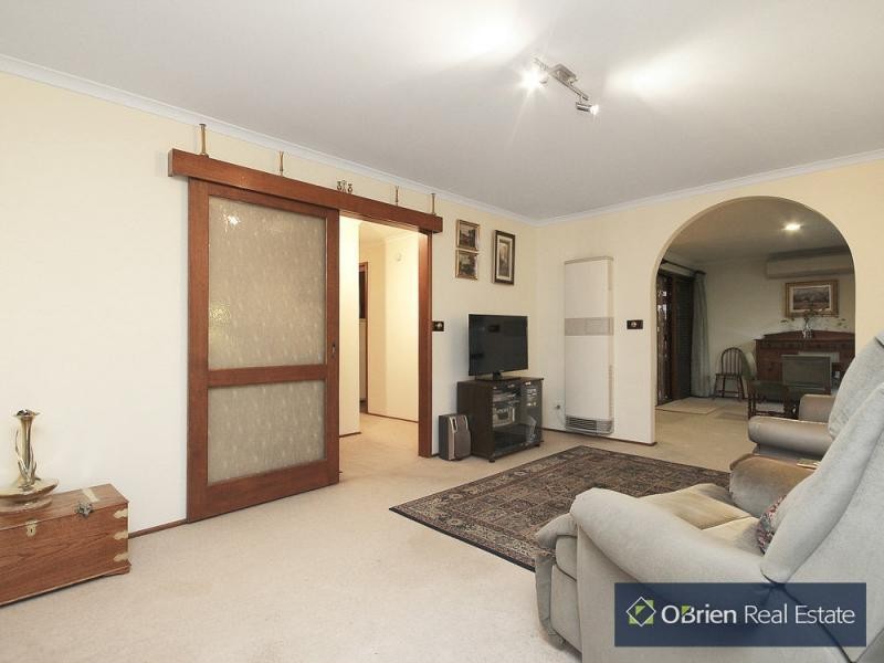 7 Cook Court, Cranbourne North VIC 3977