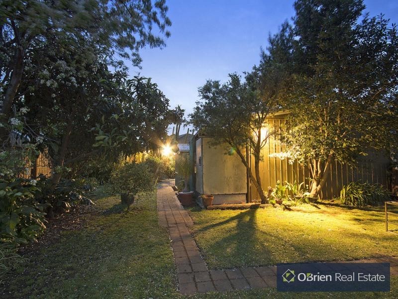 7 Cook Court, Cranbourne North VIC 3977