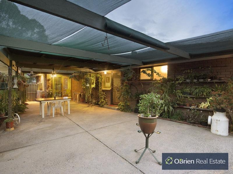 7 Cook Court, Cranbourne North VIC 3977