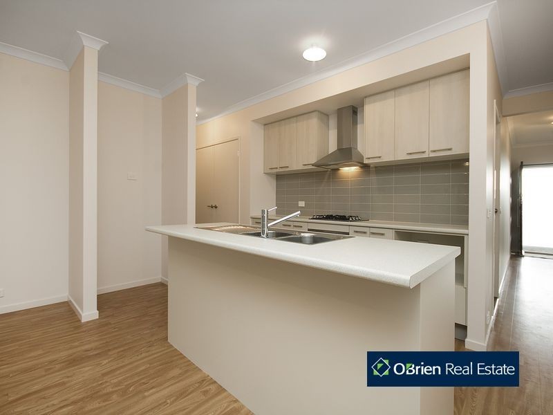 13 Ivy Leaf Road, Pakenham VIC 3810