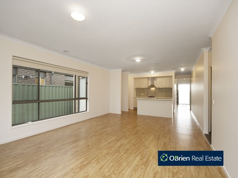 13 Ivy Leaf Road, Pakenham VIC 3810