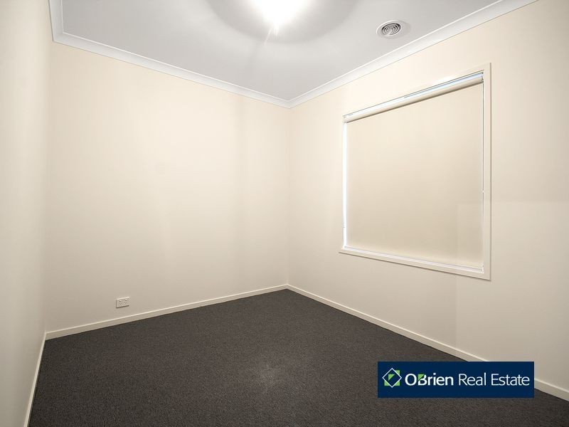 13 Ivy Leaf Road, Pakenham VIC 3810