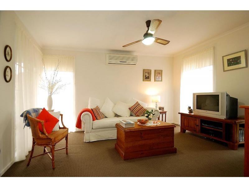 2/104 Mansfield Street, Berwick VIC 3806