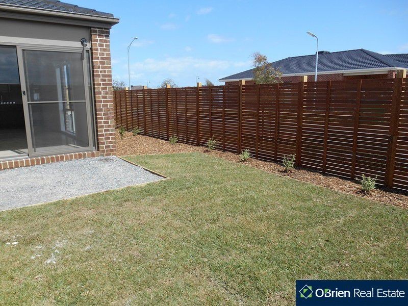 11 Frankland Street, Clyde North VIC 3978