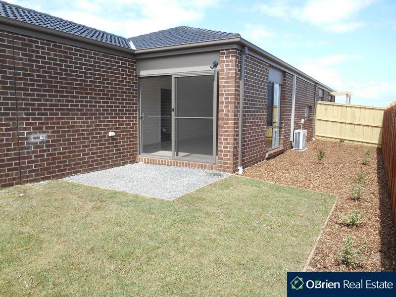 11 Frankland Street, Clyde North VIC 3978