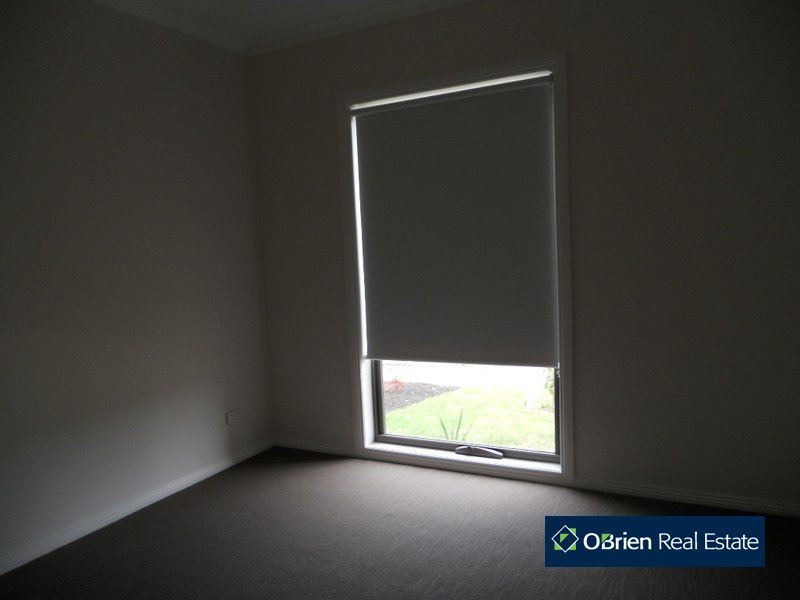 11 Frankland Street, Clyde North VIC 3978