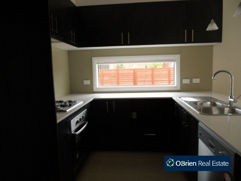 11 Frankland Street, Clyde North VIC 3978