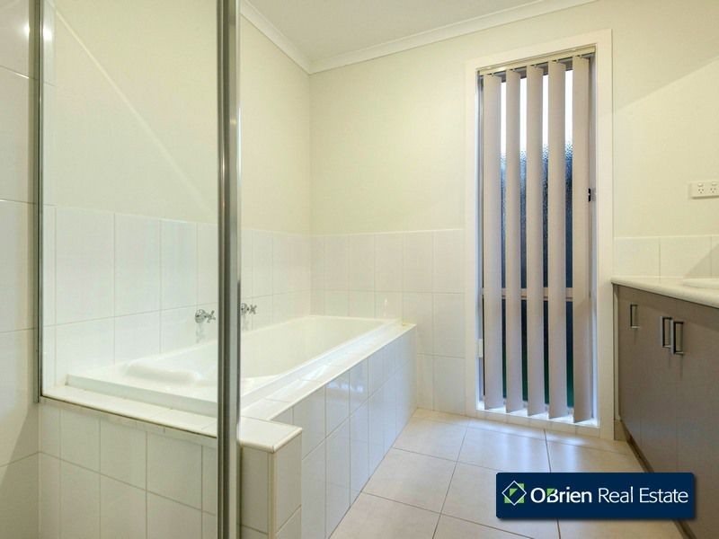 10 Olivia Court, Pakenham VIC 3810