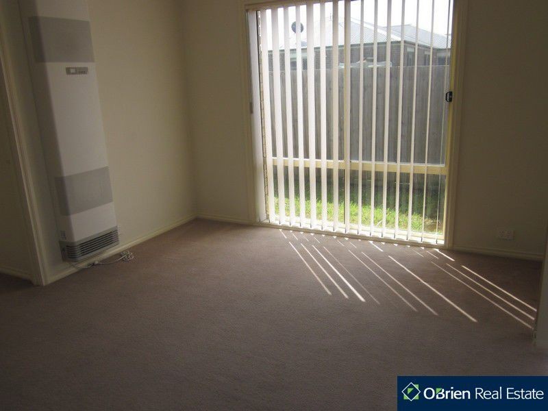 12/21-31 Parman Avenue, Pakenham VIC 3810