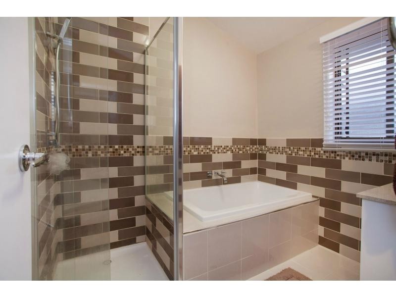 14 Collins Crescent, Berwick VIC 3806