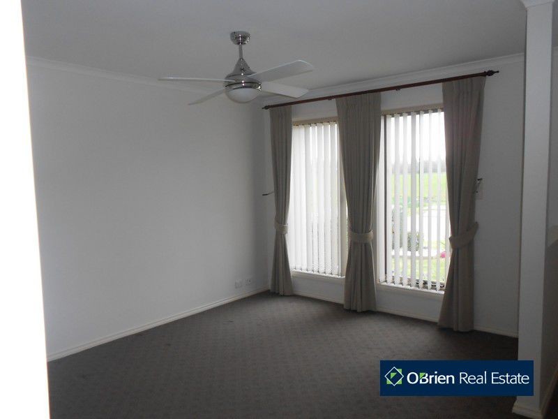 129 Melzak Way, Berwick VIC 3806