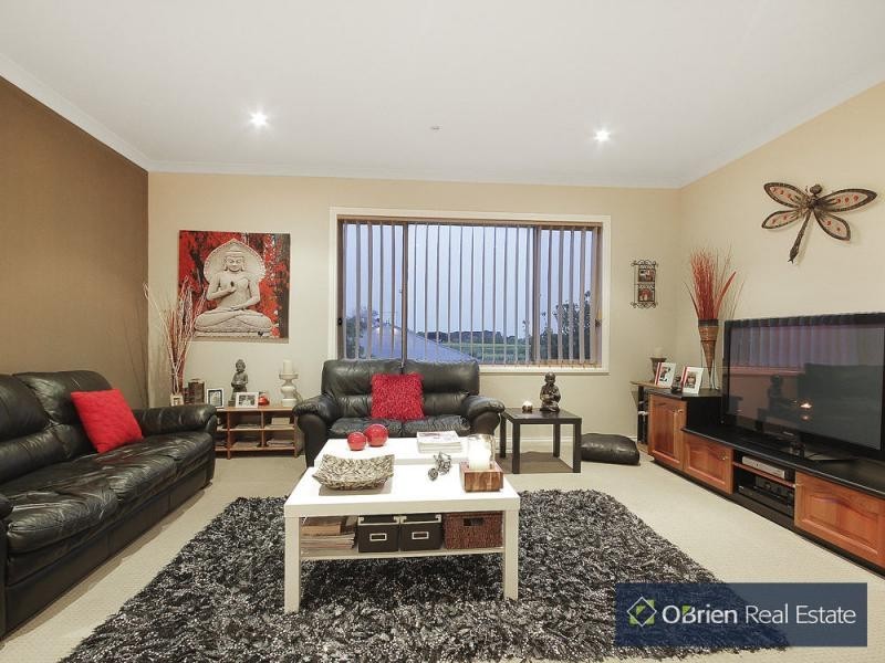 25 Oconnell Street, Berwick VIC 3806