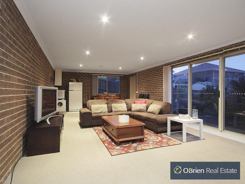 25 Oconnell Street, Berwick VIC 3806