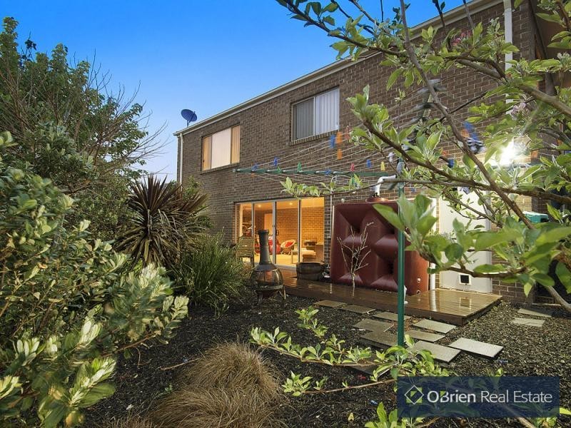 25 Oconnell Street, Berwick VIC 3806