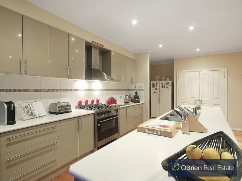 25 Oconnell Street, Berwick VIC 3806