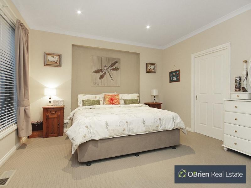 25 Oconnell Street, Berwick VIC 3806