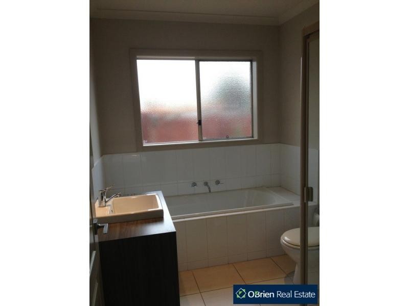 3/30 Lyall Street, Tooradin VIC 3980