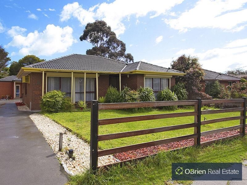 L2/41 Fairbairn Road, Cranbourne VIC 3977