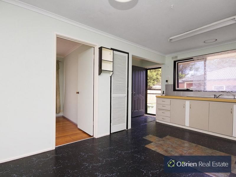 L2/41 Fairbairn Road, Cranbourne VIC 3977