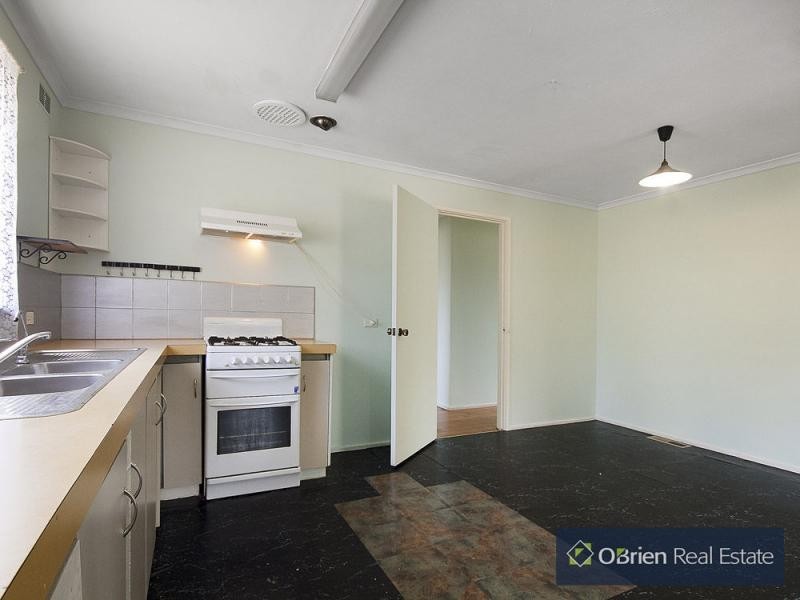 L2/41 Fairbairn Road, Cranbourne VIC 3977