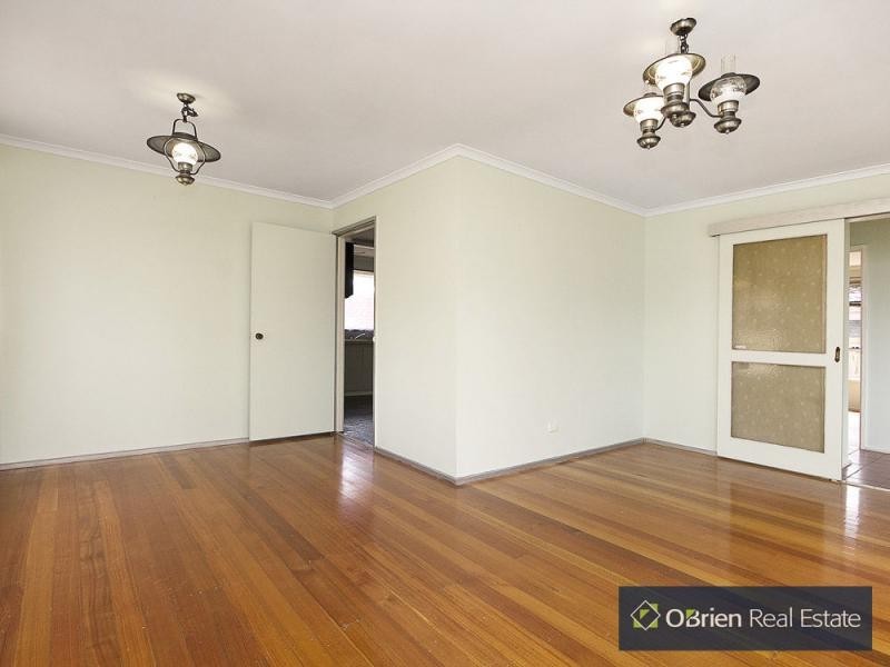 L2/41 Fairbairn Road, Cranbourne VIC 3977