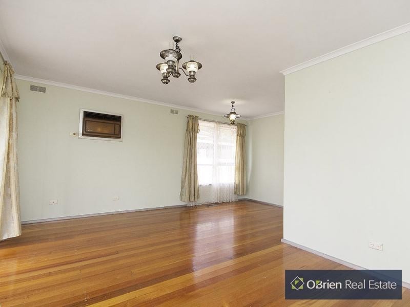 L2/41 Fairbairn Road, Cranbourne VIC 3977