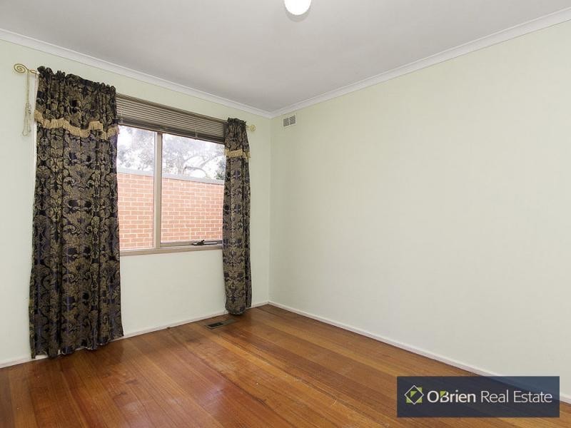 L2/41 Fairbairn Road, Cranbourne VIC 3977
