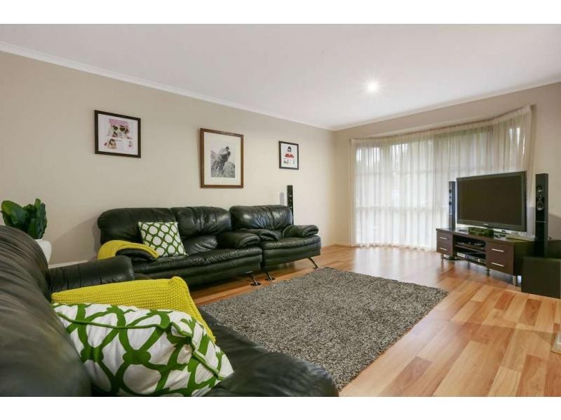 15 Strathhavan Drive, Berwick VIC 3806